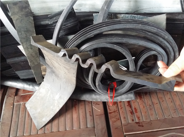 波浪橡膠止水帶.jpg 波浪橡膠止水帶.jpg